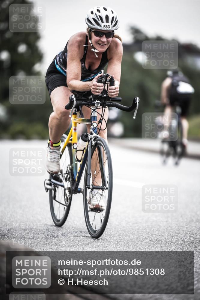 21.06.2026 - 29. Vierlanden-Triathlon H.Heesch http://msf.ph/oto/9851308 21.06.2026 10:28:47 Radfahren 27, 551, 583, 619 meine-sportfotos.de