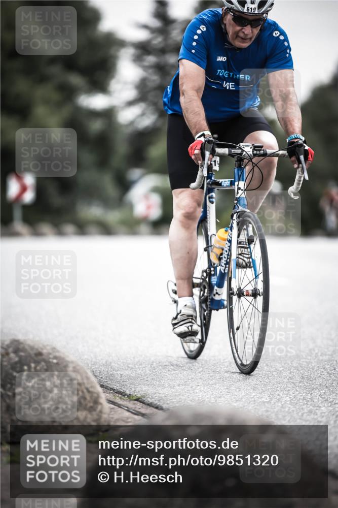 21.06.2026 - 29. Vierlanden-Triathlon H.Heesch http://msf.ph/oto/9851320 21.06.2026 10:28:50 Radfahren 27, 499, 551, 583, 619 meine-sportfotos.de