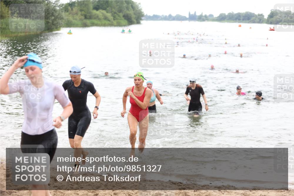 21.06.2026 - 29. Vierlanden-Triathlon Andreas Tolksdorf http://msf.ph/oto/9851327 21.06.2026 10:17:19 Schwimmen 369, 386, 486, 517, 530, 543, 567, 574, 585, 591, 599, 600, 602 meine-sportfotos.de