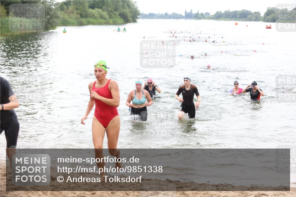 21.06.2026 - 29. Vierlanden-Triathlon Andreas Tolksdorf http://msf.ph/oto/9851338 21.06.2026 10:17:20 Schwimmen 369, 386, 486, 517, 530, 543, 567, 574, 585, 591, 599, 600, 602 meine-sportfotos.de