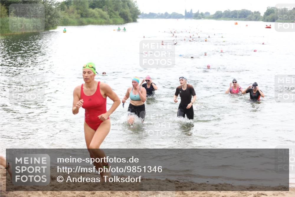 21.06.2026 - 29. Vierlanden-Triathlon Andreas Tolksdorf http://msf.ph/oto/9851346 21.06.2026 10:17:20 Schwimmen 369, 386, 486, 517, 530, 543, 567, 574, 585, 591, 599, 600, 602 meine-sportfotos.de