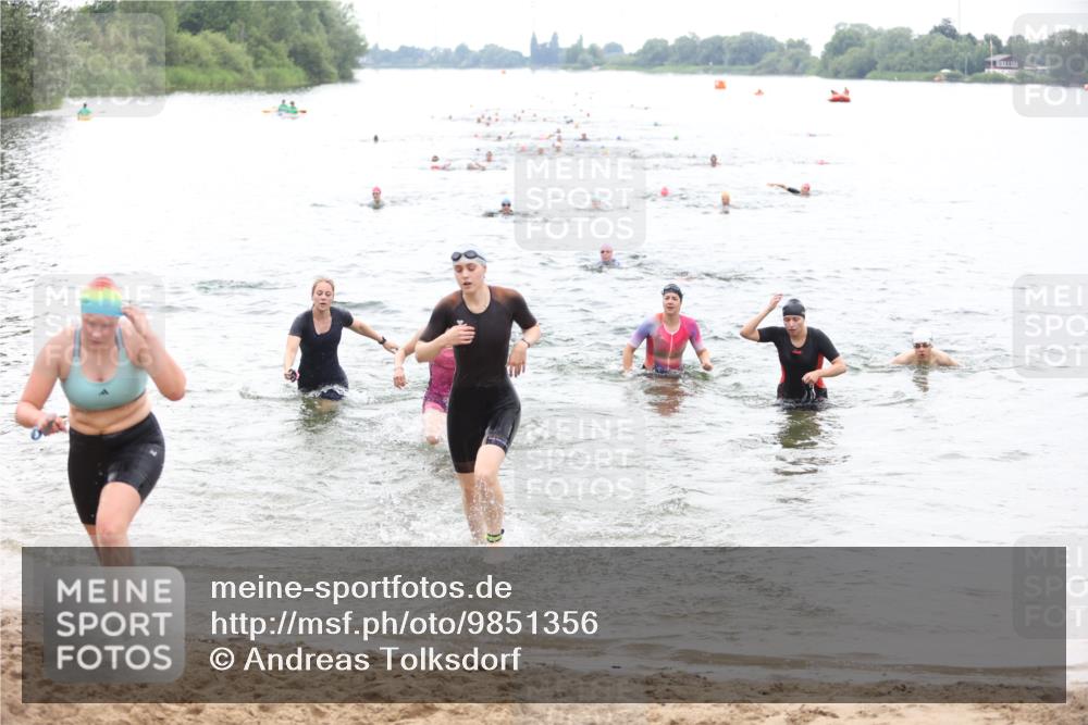 21.06.2026 - 29. Vierlanden-Triathlon Andreas Tolksdorf http://msf.ph/oto/9851356 21.06.2026 10:17:23 Schwimmen 369, 486, 517, 530, 543, 567, 574, 585, 599, 600, 602 meine-sportfotos.de