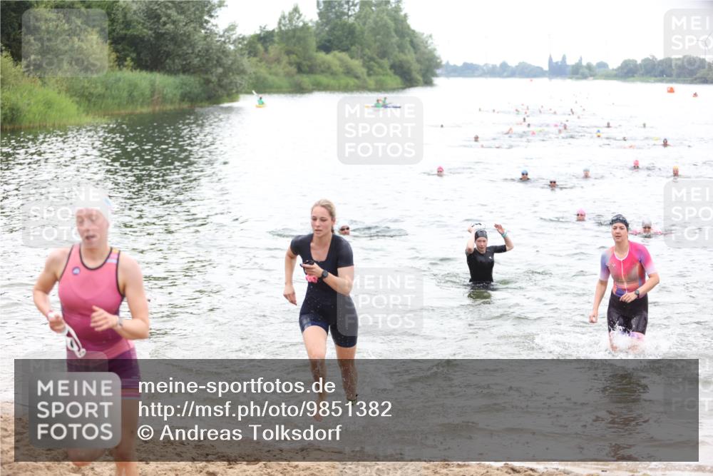 21.06.2026 - 29. Vierlanden-Triathlon Andreas Tolksdorf http://msf.ph/oto/9851382 21.06.2026 10:17:26 Schwimmen 369, 486, 517, 543, 567, 585, 599, 600 meine-sportfotos.de
