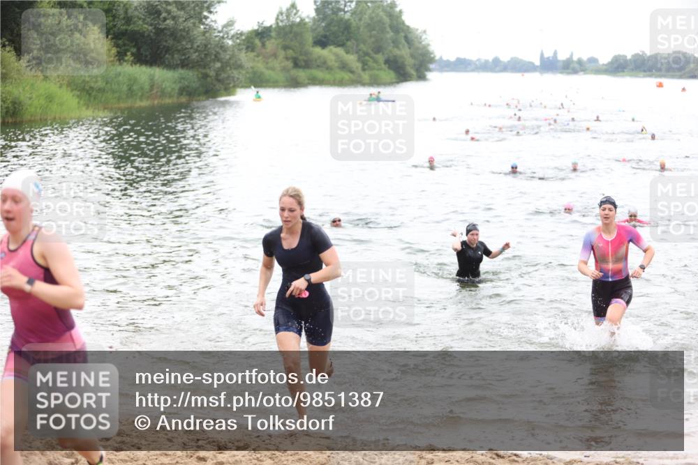 21.06.2026 - 29. Vierlanden-Triathlon Andreas Tolksdorf http://msf.ph/oto/9851387 21.06.2026 10:17:26 Schwimmen 369, 486, 517, 543, 567, 585, 599, 600 meine-sportfotos.de