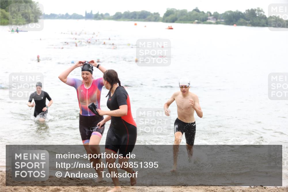 21.06.2026 - 29. Vierlanden-Triathlon Andreas Tolksdorf http://msf.ph/oto/9851395 21.06.2026 10:17:29 Schwimmen 353, 369, 486, 508, 517, 543, 567, 599, 600 meine-sportfotos.de
