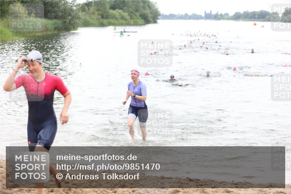 21.06.2026 - 29. Vierlanden-Triathlon Andreas Tolksdorf http://msf.ph/oto/9851470 21.06.2026 10:17:40 Schwimmen 353, 508, 575 meine-sportfotos.de