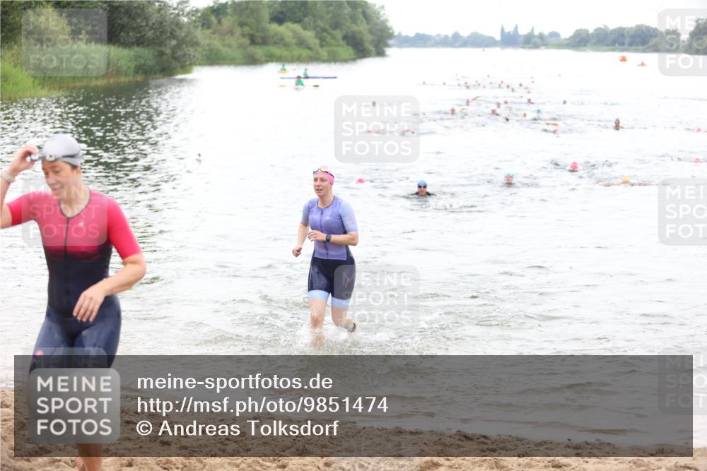 21.06.2026 - 29. Vierlanden-Triathlon Andreas Tolksdorf http://msf.ph/oto/9851474 21.06.2026 10:17:40 Schwimmen 353, 508, 575 meine-sportfotos.de