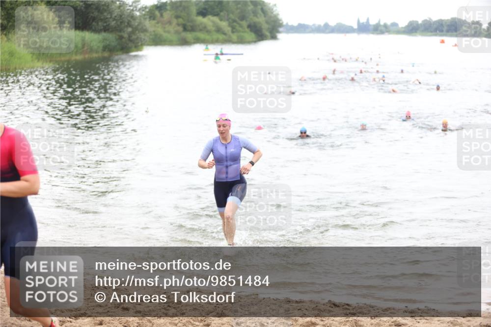 21.06.2026 - 29. Vierlanden-Triathlon Andreas Tolksdorf http://msf.ph/oto/9851484 21.06.2026 10:17:41 Schwimmen 353, 508, 575 meine-sportfotos.de