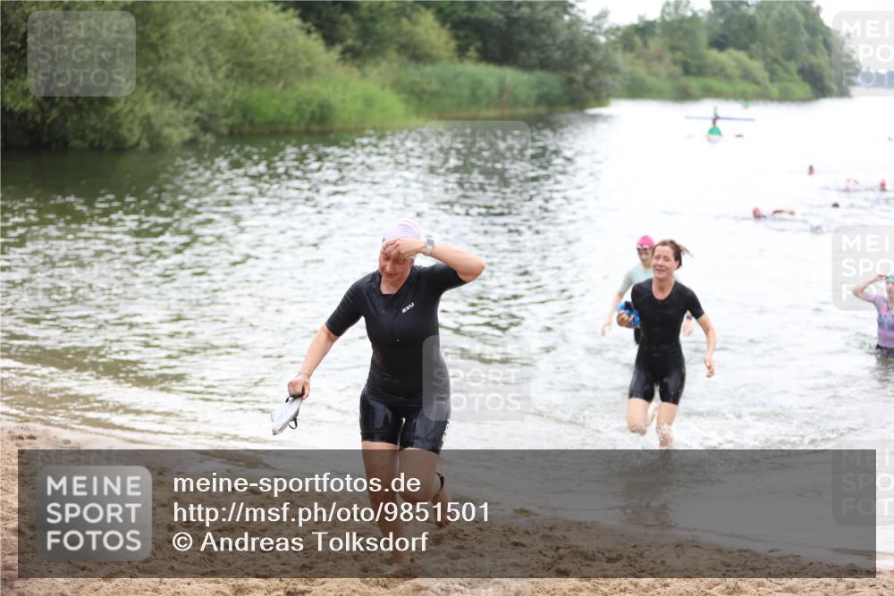 21.06.2026 - 29. Vierlanden-Triathlon Andreas Tolksdorf http://msf.ph/oto/9851501 21.06.2026 10:17:53 Schwimmen 481, 514, 553, 557, 563, 565 meine-sportfotos.de