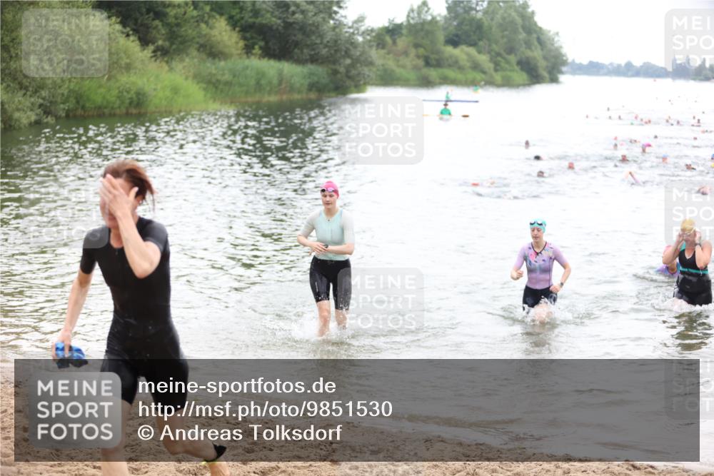 21.06.2026 - 29. Vierlanden-Triathlon Andreas Tolksdorf http://msf.ph/oto/9851530 21.06.2026 10:17:56 Schwimmen 481, 514, 553, 557, 563, 565 meine-sportfotos.de
