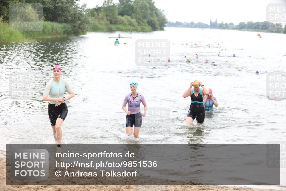 21.06.2026 - 29. Vierlanden-Triathlon Andreas Tolksdorf http://msf.ph/oto/9851536 21.06.2026 10:17:57 Schwimmen 481, 514, 553, 557, 563, 565 meine-sportfotos.de