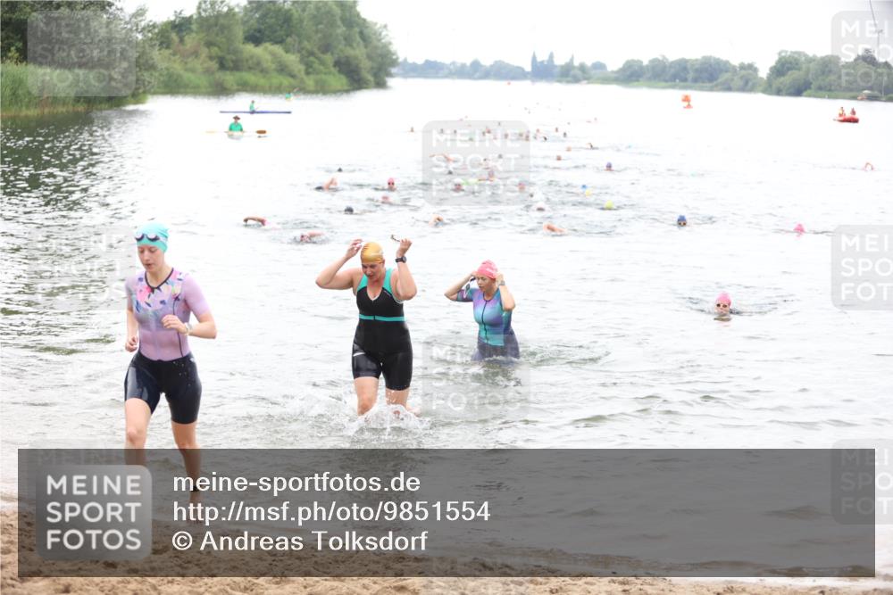 21.06.2026 - 29. Vierlanden-Triathlon Andreas Tolksdorf http://msf.ph/oto/9851554 21.06.2026 10:17:59 Schwimmen 481, 514, 553, 557, 563, 565 meine-sportfotos.de