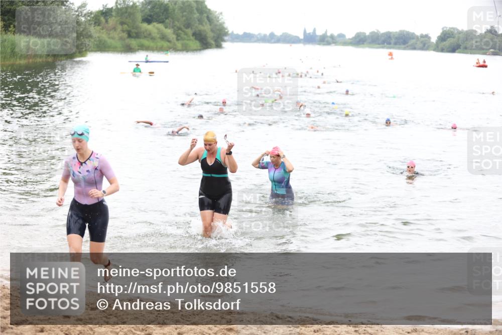 21.06.2026 - 29. Vierlanden-Triathlon Andreas Tolksdorf http://msf.ph/oto/9851558 21.06.2026 10:17:59 Schwimmen 481, 514, 553, 557, 563, 565 meine-sportfotos.de