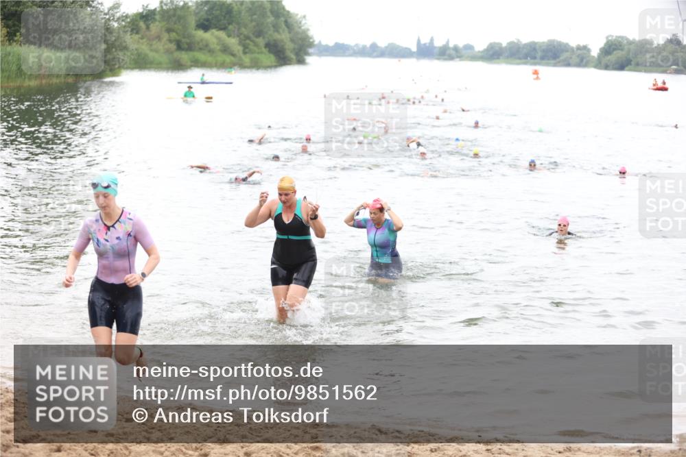 21.06.2026 - 29. Vierlanden-Triathlon Andreas Tolksdorf http://msf.ph/oto/9851562 21.06.2026 10:17:59 Schwimmen 481, 514, 553, 557, 563, 565 meine-sportfotos.de