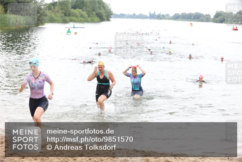 21.06.2026 - 29. Vierlanden-Triathlon Andreas Tolksdorf http://msf.ph/oto/9851570 21.06.2026 10:17:59 Schwimmen 481, 514, 553, 557, 563, 565 meine-sportfotos.de
