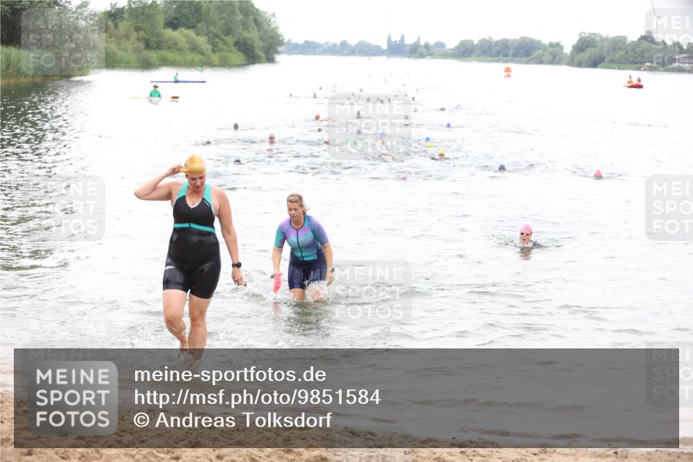 21.06.2026 - 29. Vierlanden-Triathlon Andreas Tolksdorf http://msf.ph/oto/9851584 21.06.2026 10:18:00 Schwimmen 514, 553, 557, 563, 565 meine-sportfotos.de