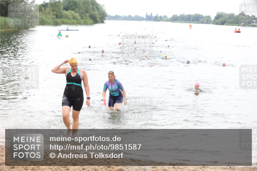 21.06.2026 - 29. Vierlanden-Triathlon Andreas Tolksdorf http://msf.ph/oto/9851587 21.06.2026 10:18:00 Schwimmen 514, 553, 557, 563, 565 meine-sportfotos.de