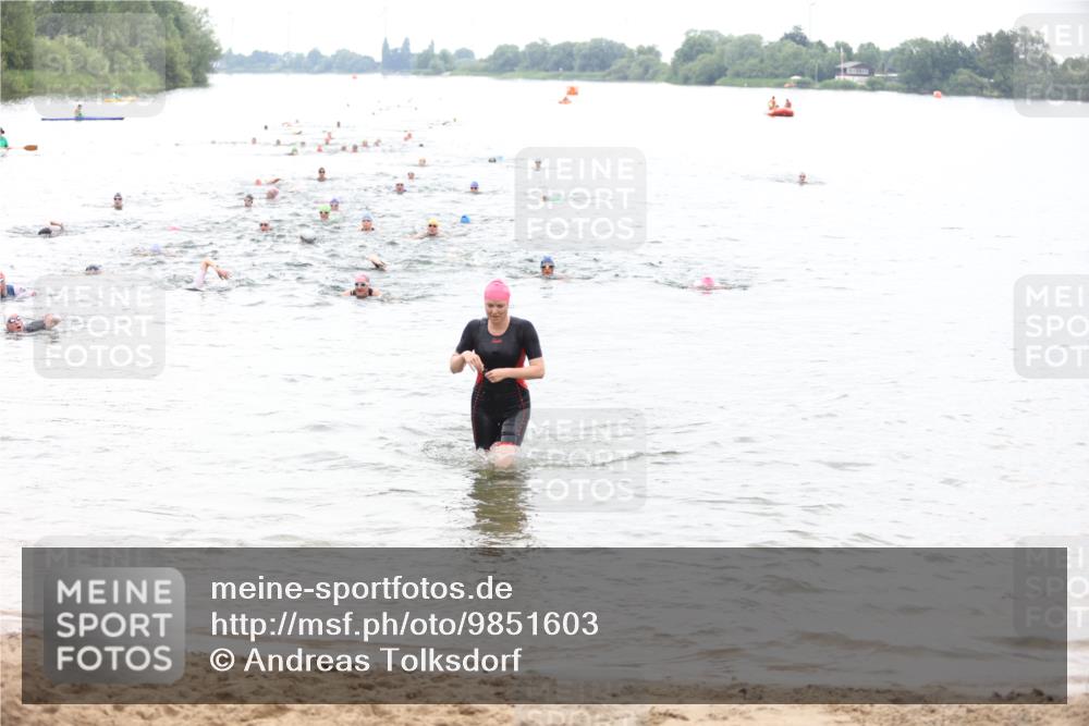 21.06.2026 - 29. Vierlanden-Triathlon Andreas Tolksdorf http://msf.ph/oto/9851603 21.06.2026 10:18:06 Schwimmen 494, 514, 565 meine-sportfotos.de
