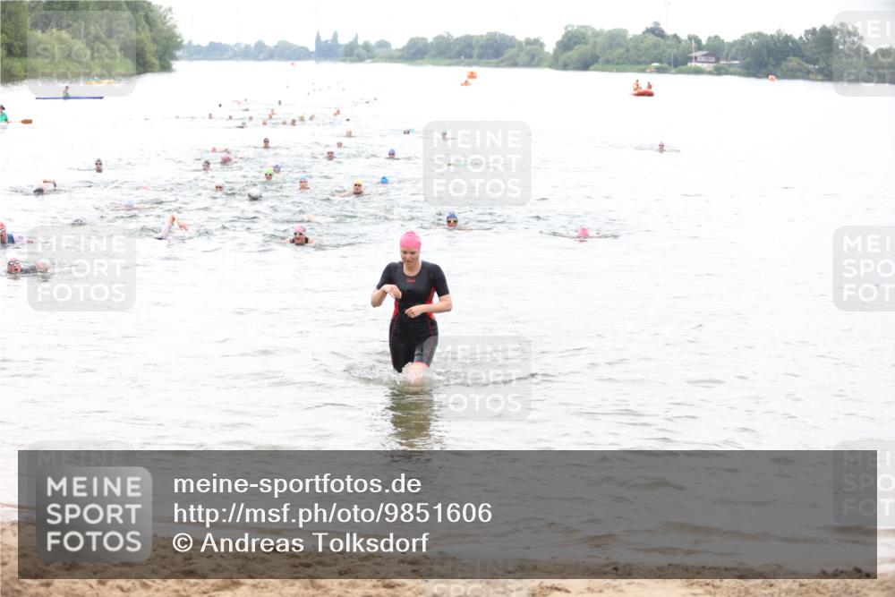 21.06.2026 - 29. Vierlanden-Triathlon Andreas Tolksdorf http://msf.ph/oto/9851606 21.06.2026 10:18:07 Schwimmen 494, 514, 565 meine-sportfotos.de