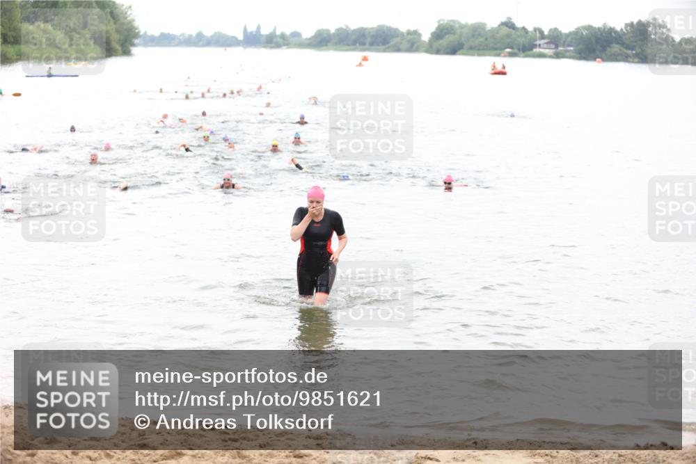 21.06.2026 - 29. Vierlanden-Triathlon Andreas Tolksdorf http://msf.ph/oto/9851621 21.06.2026 10:18:07 Schwimmen 494, 514, 565 meine-sportfotos.de