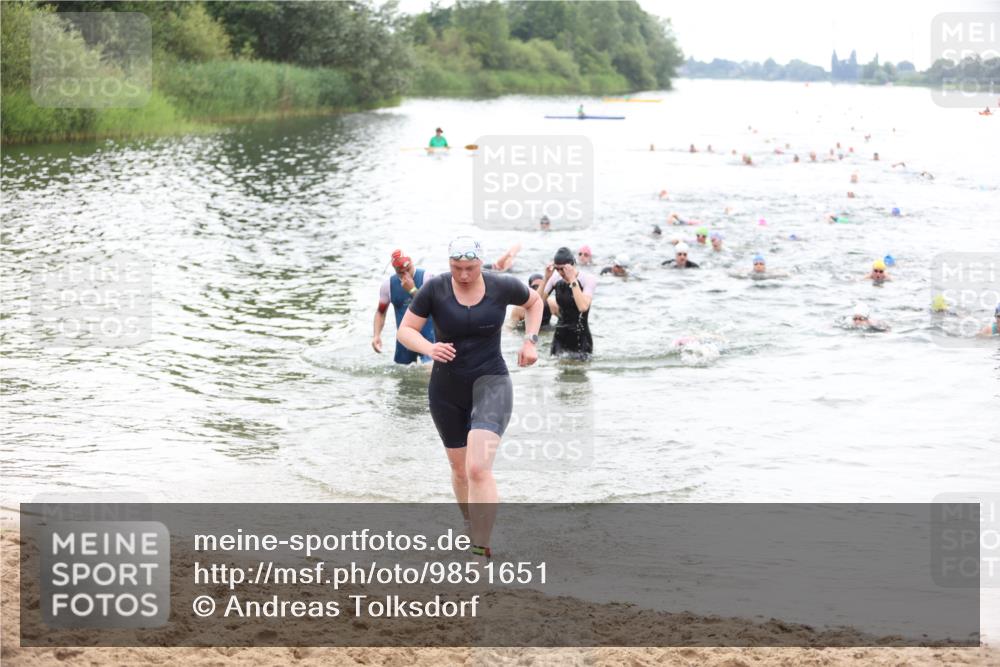21.06.2026 - 29. Vierlanden-Triathlon Andreas Tolksdorf http://msf.ph/oto/9851651 21.06.2026 10:18:18 Schwimmen 494, 499, 571, 592, 606, 618 meine-sportfotos.de