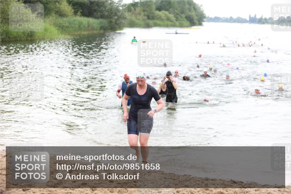 21.06.2026 - 29. Vierlanden-Triathlon Andreas Tolksdorf http://msf.ph/oto/9851658 21.06.2026 10:18:18 Schwimmen 494, 499, 571, 592, 606, 618 meine-sportfotos.de
