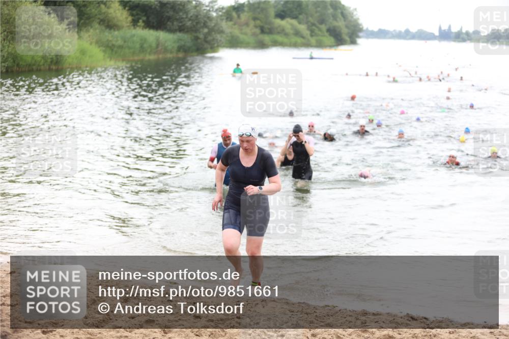 21.06.2026 - 29. Vierlanden-Triathlon Andreas Tolksdorf http://msf.ph/oto/9851661 21.06.2026 10:18:18 Schwimmen 494, 499, 571, 592, 606, 618 meine-sportfotos.de