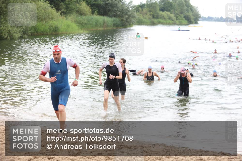 21.06.2026 - 29. Vierlanden-Triathlon Andreas Tolksdorf http://msf.ph/oto/9851708 21.06.2026 10:18:23 Schwimmen 499, 513, 539, 571, 582, 592, 605, 606, 608, 618 meine-sportfotos.de