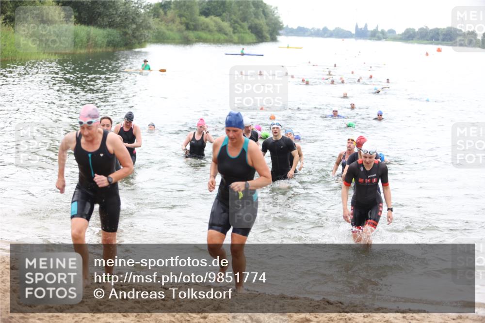 21.06.2026 - 29. Vierlanden-Triathlon Andreas Tolksdorf http://msf.ph/oto/9851774 21.06.2026 10:18:30 Schwimmen 368, 391, 499, 513, 516, 539, 558, 571, 582, 583, 590, 605, 606, 608 meine-sportfotos.de