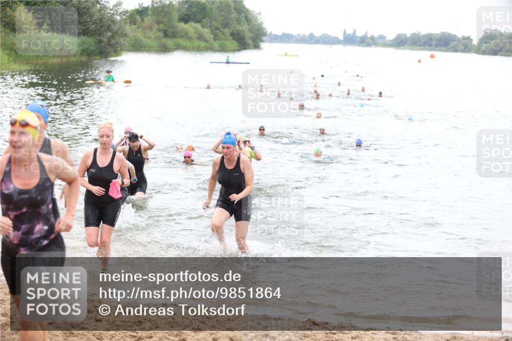 21.06.2026 - 29. Vierlanden-Triathlon Andreas Tolksdorf http://msf.ph/oto/9851864 21.06.2026 10:18:38 Schwimmen 368, 391, 482, 490, 510, 511, 513, 516, 539, 556, 558, 583, 590, 605, 608 meine-sportfotos.de