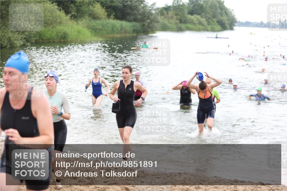 21.06.2026 - 29. Vierlanden-Triathlon Andreas Tolksdorf http://msf.ph/oto/9851891 21.06.2026 10:18:41 Schwimmen 391, 482, 490, 510, 511, 516, 556, 558, 583, 590, 601 meine-sportfotos.de