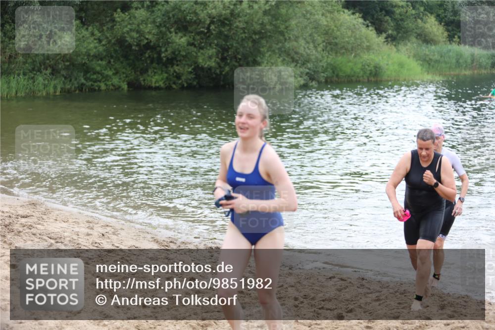 21.06.2026 - 29. Vierlanden-Triathlon Andreas Tolksdorf http://msf.ph/oto/9851982 21.06.2026 10:18:50 Schwimmen 355, 482, 492, 524, 551, 556, 561, 570, 595, 601 meine-sportfotos.de