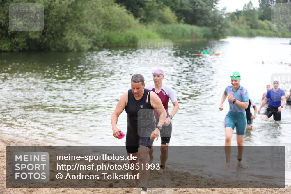 21.06.2026 - 29. Vierlanden-Triathlon Andreas Tolksdorf http://msf.ph/oto/9851993 21.06.2026 10:18:51 Schwimmen 355, 482, 492, 497, 524, 551, 556, 561, 570, 595, 601 meine-sportfotos.de