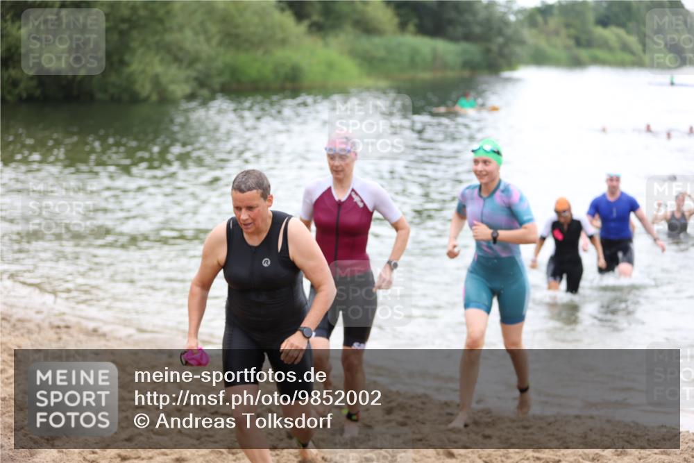 21.06.2026 - 29. Vierlanden-Triathlon Andreas Tolksdorf http://msf.ph/oto/9852002 21.06.2026 10:18:52 Schwimmen 355, 482, 492, 497, 524, 551, 556, 561, 570, 595, 601 meine-sportfotos.de