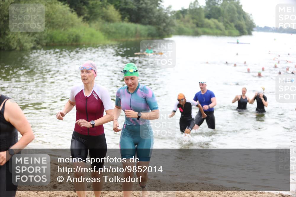 21.06.2026 - 29. Vierlanden-Triathlon Andreas Tolksdorf http://msf.ph/oto/9852014 21.06.2026 10:18:52 Schwimmen 355, 482, 492, 497, 524, 551, 556, 561, 570, 595, 601 meine-sportfotos.de