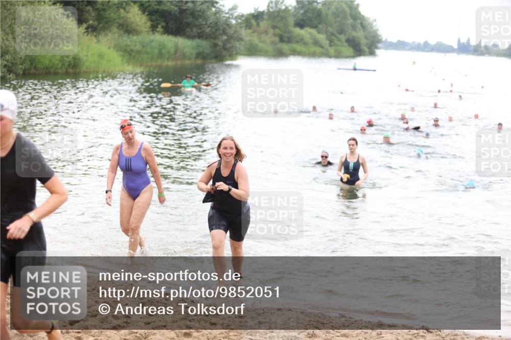 21.06.2026 - 29. Vierlanden-Triathlon Andreas Tolksdorf http://msf.ph/oto/9852051 21.06.2026 10:19:01 Schwimmen 355, 497, 512, 519, 535, 561, 570, 595, 615 meine-sportfotos.de