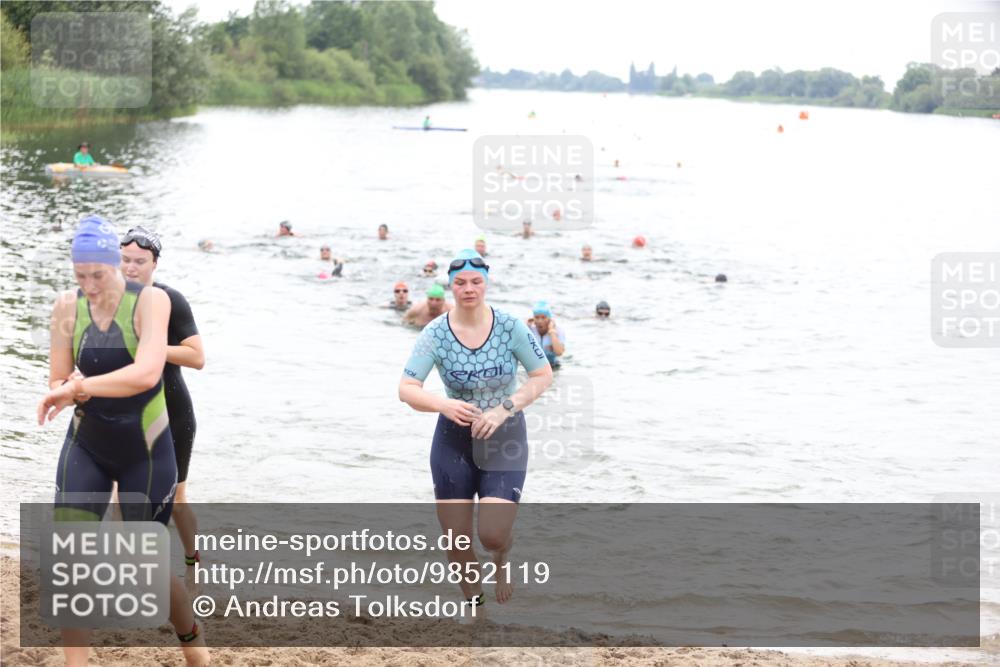 21.06.2026 - 29. Vierlanden-Triathlon Andreas Tolksdorf http://msf.ph/oto/9852119 21.06.2026 10:19:11 Schwimmen 512, 519, 535, 546, 624 meine-sportfotos.de