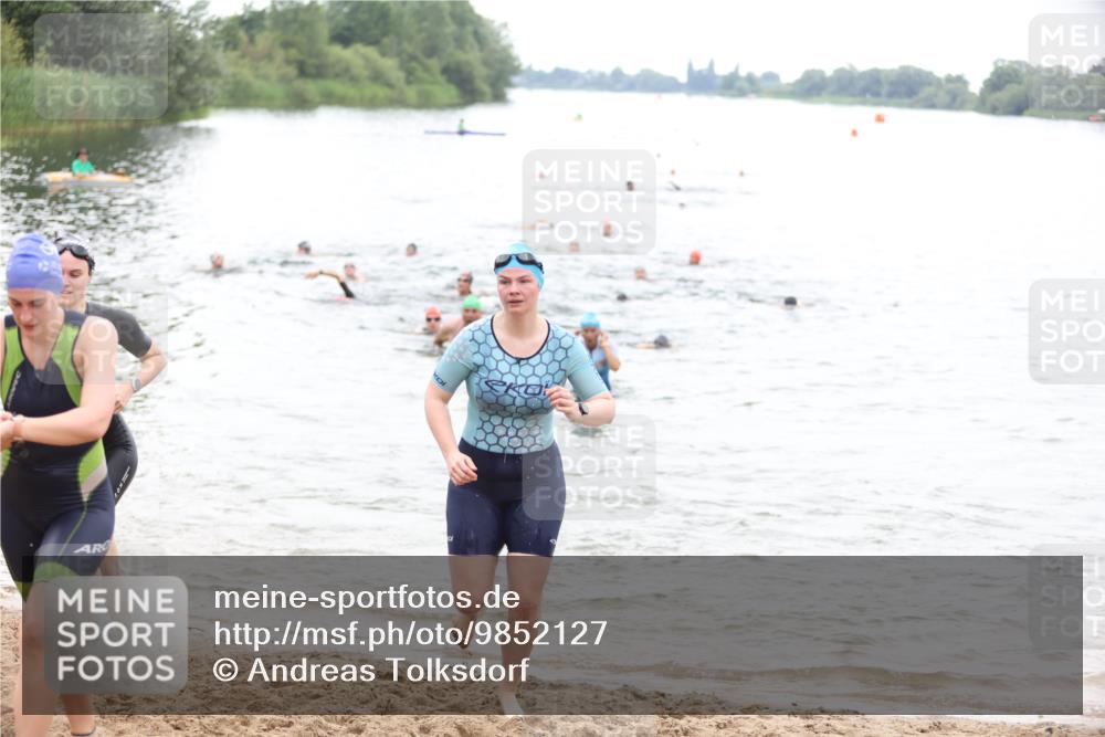 21.06.2026 - 29. Vierlanden-Triathlon Andreas Tolksdorf http://msf.ph/oto/9852127 21.06.2026 10:19:12 Schwimmen 512, 519, 535, 546, 624 meine-sportfotos.de