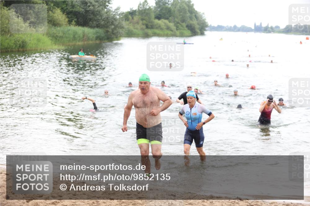 21.06.2026 - 29. Vierlanden-Triathlon Andreas Tolksdorf http://msf.ph/oto/9852135 21.06.2026 10:19:19 Schwimmen 502, 518, 522, 527, 546, 548, 603, 624 meine-sportfotos.de