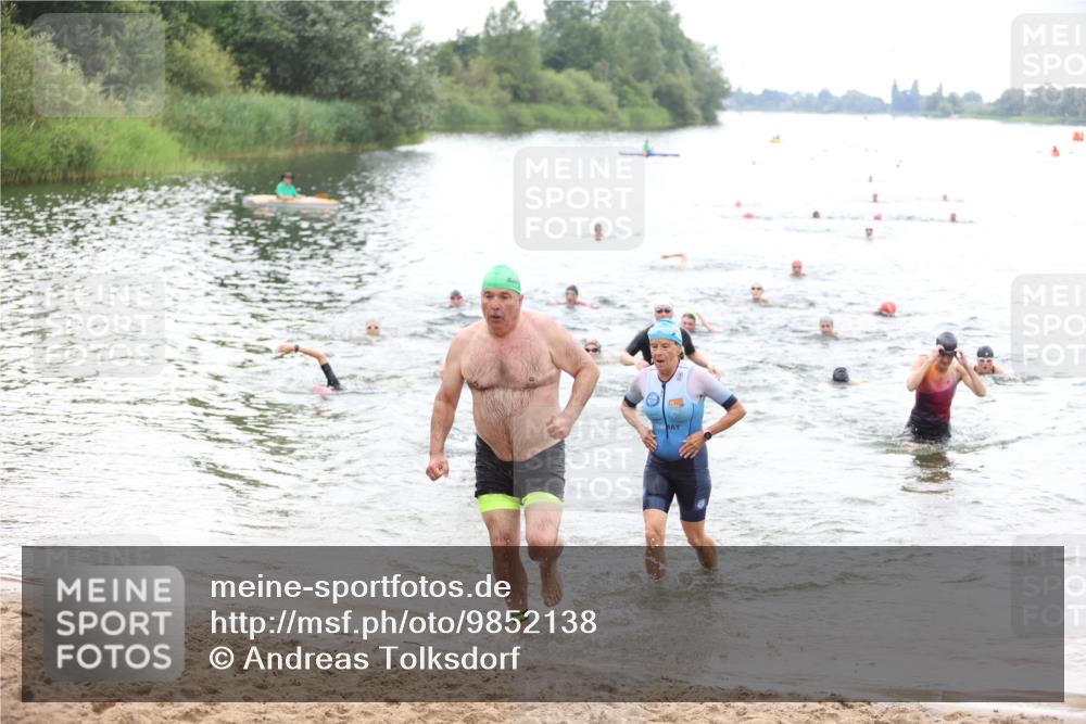 21.06.2026 - 29. Vierlanden-Triathlon Andreas Tolksdorf http://msf.ph/oto/9852138 21.06.2026 10:19:19 Schwimmen 502, 518, 522, 527, 546, 548, 603, 624 meine-sportfotos.de