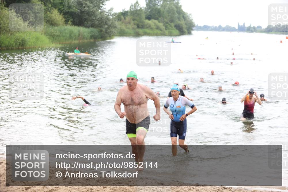 21.06.2026 - 29. Vierlanden-Triathlon Andreas Tolksdorf http://msf.ph/oto/9852144 21.06.2026 10:19:20 Schwimmen 502, 518, 522, 527, 546, 548, 603, 624 meine-sportfotos.de