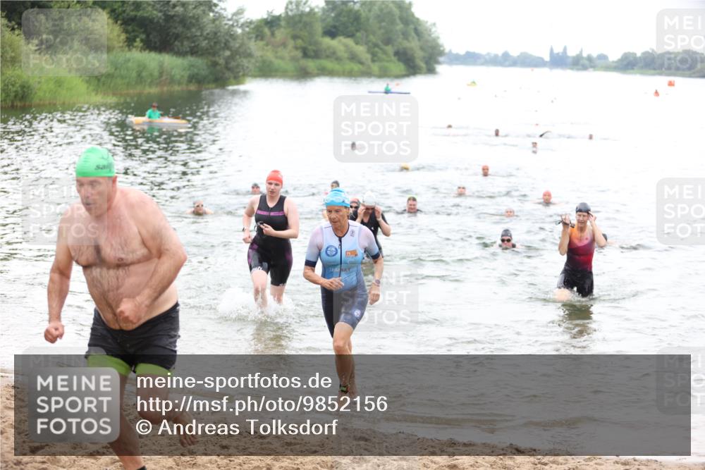 21.06.2026 - 29. Vierlanden-Triathlon Andreas Tolksdorf http://msf.ph/oto/9852156 21.06.2026 10:19:21 Schwimmen 502, 518, 522, 527, 548, 566, 603, 624 meine-sportfotos.de