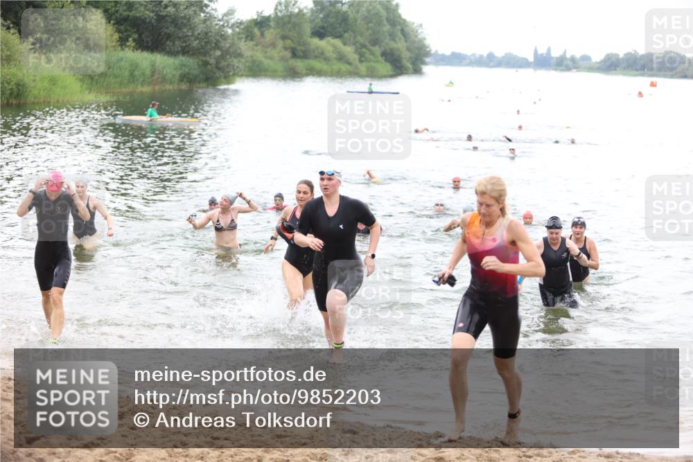 21.06.2026 - 29. Vierlanden-Triathlon Andreas Tolksdorf http://msf.ph/oto/9852203 21.06.2026 10:19:27 Schwimmen 502, 518, 522, 523, 527, 534, 548, 566, 580, 594, 603 meine-sportfotos.de