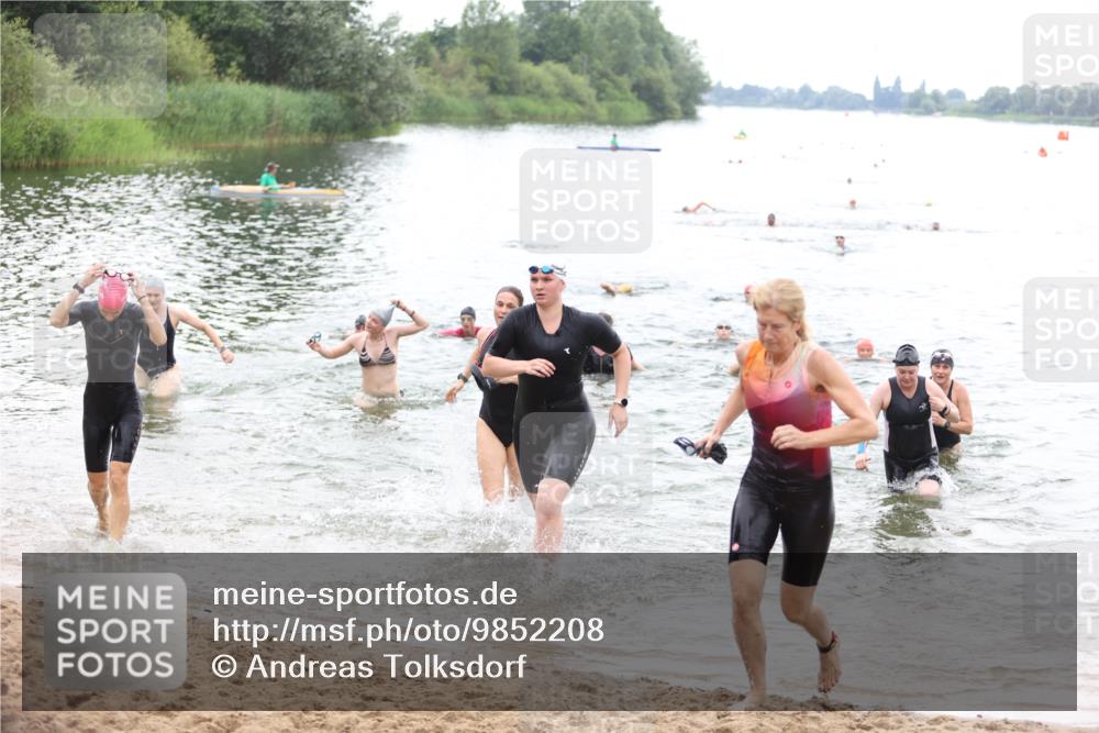 21.06.2026 - 29. Vierlanden-Triathlon Andreas Tolksdorf http://msf.ph/oto/9852208 21.06.2026 10:19:27 Schwimmen 502, 518, 522, 523, 527, 534, 548, 566, 580, 594, 603 meine-sportfotos.de