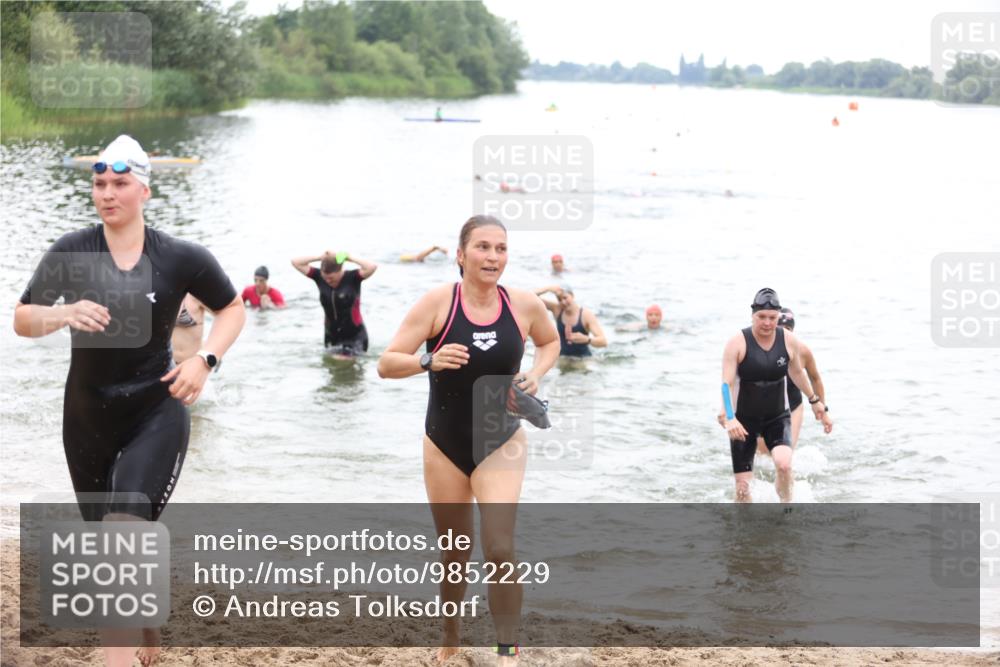 21.06.2026 - 29. Vierlanden-Triathlon Andreas Tolksdorf http://msf.ph/oto/9852229 21.06.2026 10:19:29 Schwimmen 498, 502, 518, 522, 523, 527, 534, 548, 566, 580, 581, 594, 603, 1357 meine-sportfotos.de