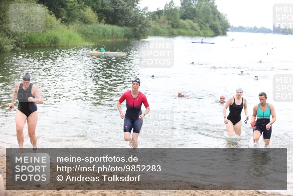 21.06.2026 - 29. Vierlanden-Triathlon Andreas Tolksdorf http://msf.ph/oto/9852283 21.06.2026 10:19:37 Schwimmen 498, 505, 523, 534, 566, 579, 580, 581, 594, 1357 meine-sportfotos.de