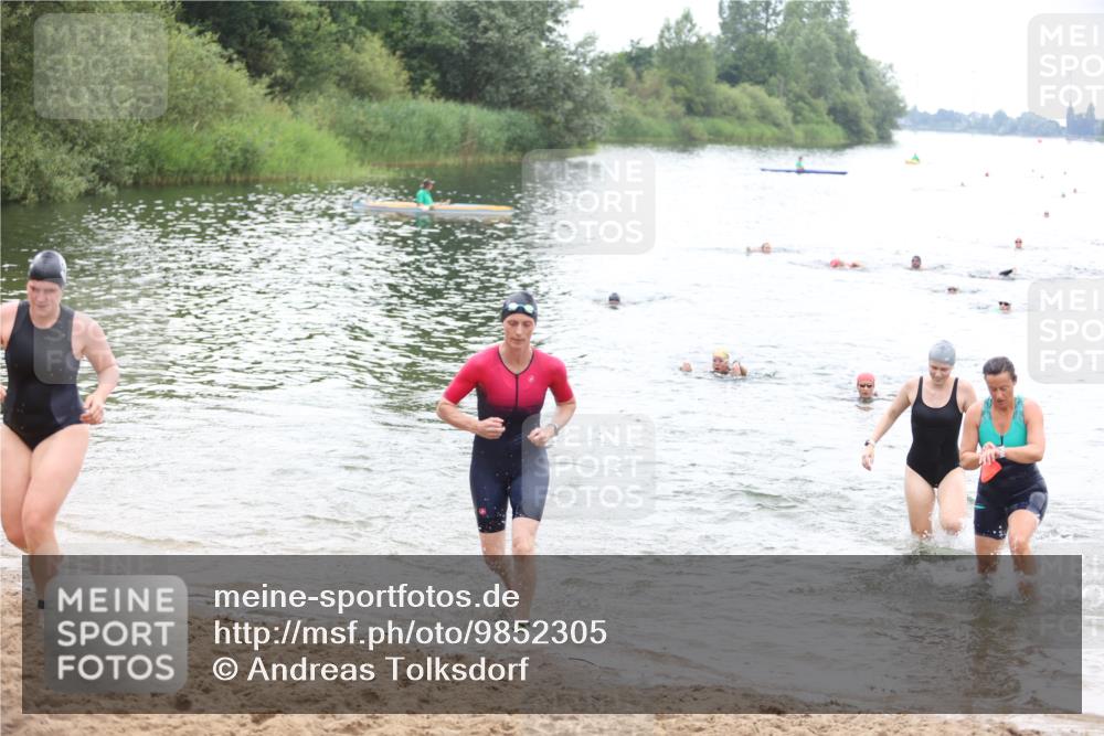 21.06.2026 - 29. Vierlanden-Triathlon Andreas Tolksdorf http://msf.ph/oto/9852305 21.06.2026 10:19:38 Schwimmen 498, 505, 523, 534, 579, 580, 581, 594, 1357 meine-sportfotos.de
