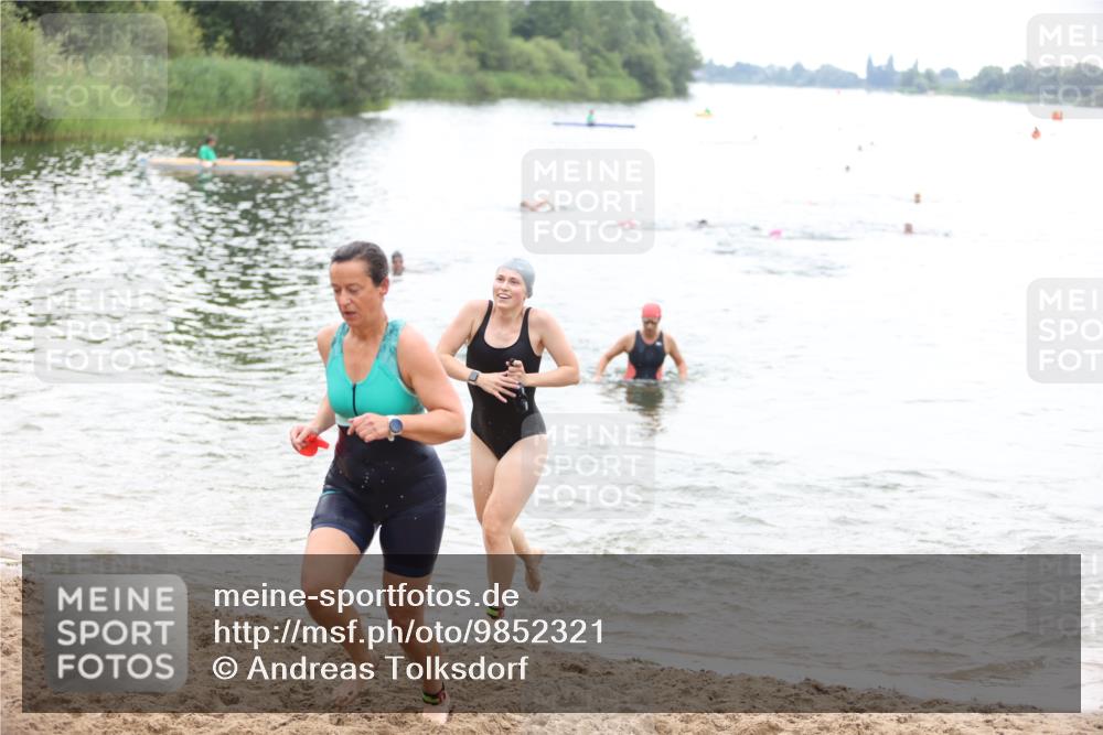 21.06.2026 - 29. Vierlanden-Triathlon Andreas Tolksdorf http://msf.ph/oto/9852321 21.06.2026 10:19:41 Schwimmen 498, 505, 523, 568, 579, 581, 586, 1357 meine-sportfotos.de
