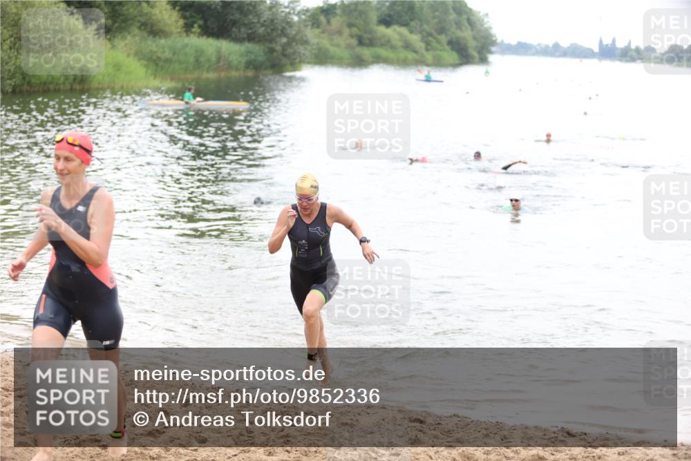 21.06.2026 - 29. Vierlanden-Triathlon Andreas Tolksdorf http://msf.ph/oto/9852336 21.06.2026 10:19:51 Schwimmen 314, 484, 568, 586 meine-sportfotos.de