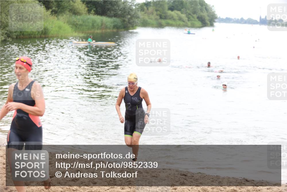 21.06.2026 - 29. Vierlanden-Triathlon Andreas Tolksdorf http://msf.ph/oto/9852339 21.06.2026 10:19:51 Schwimmen 314, 484, 568, 586 meine-sportfotos.de
